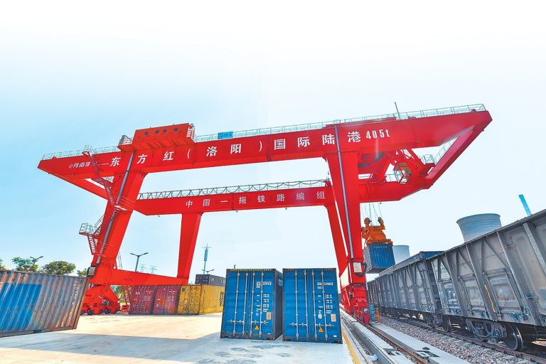 Henan Mine Crane rail-mounted container gantry crane