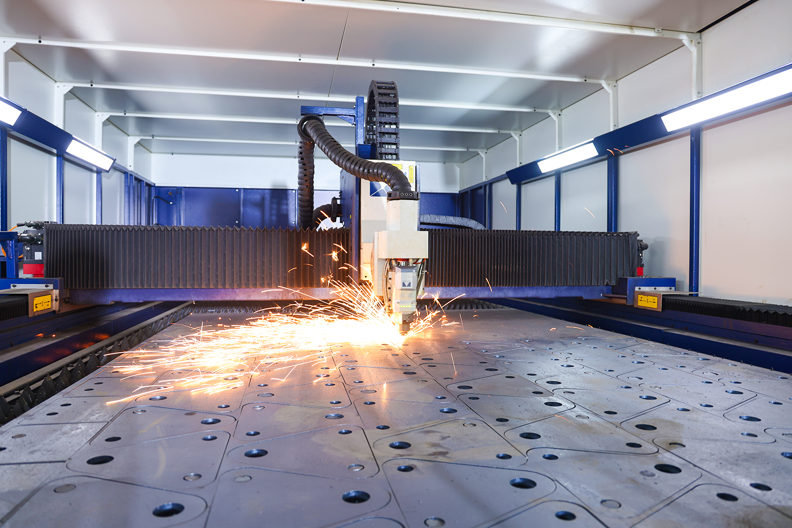 Fiber Laser Cutting Machine for Crane Manufacturer