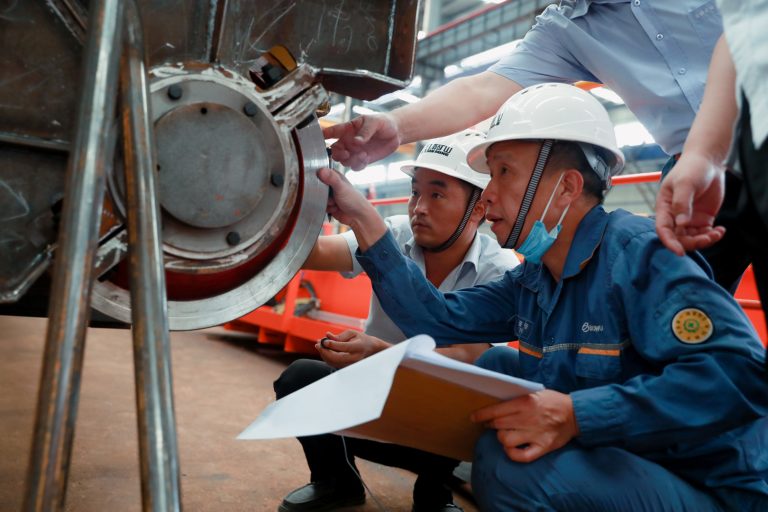 Special Crane for Carbon-Based New Materials & Anode Material Production