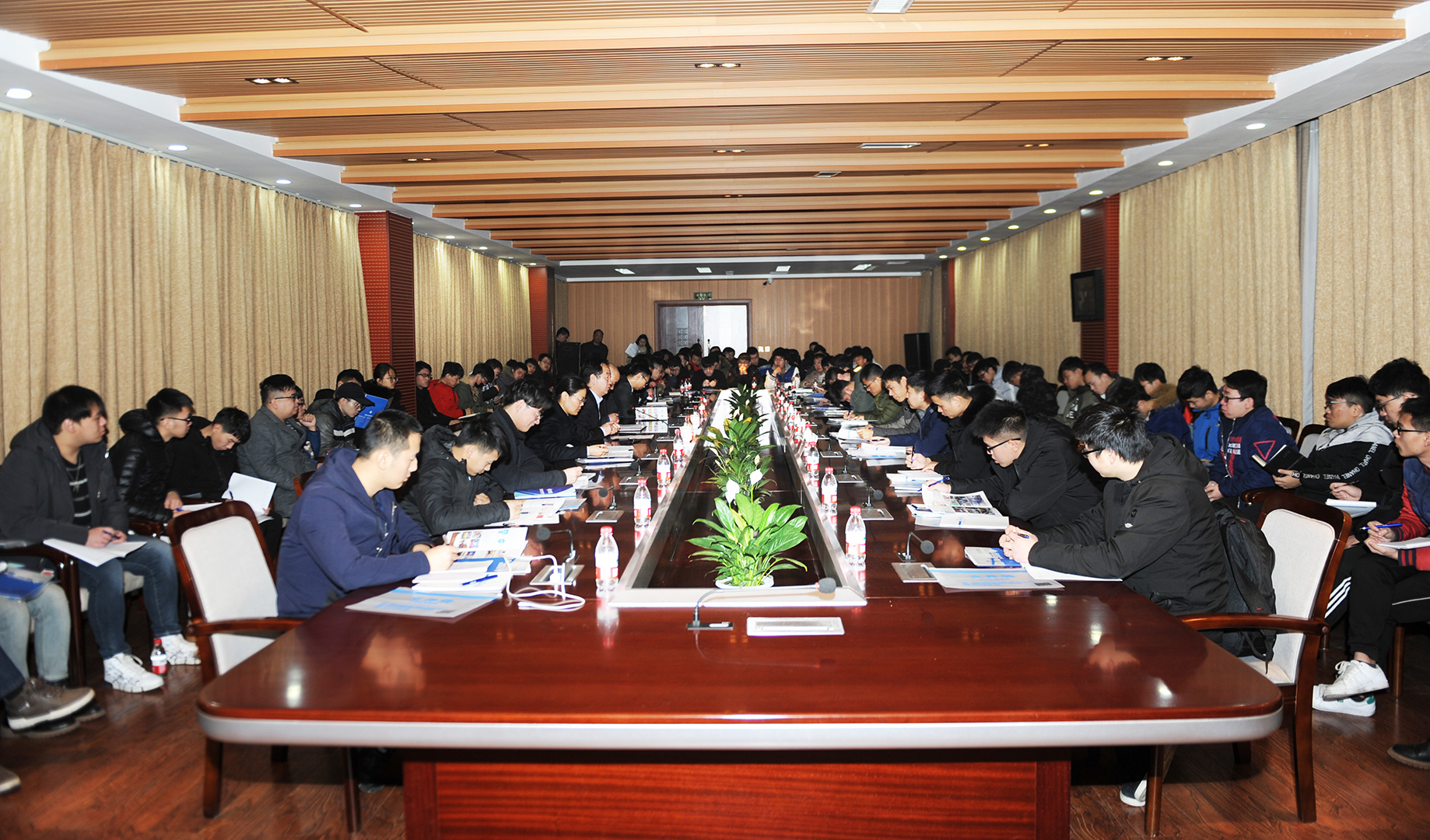 Henan Mine Crane Industry-University-Research Cooperation