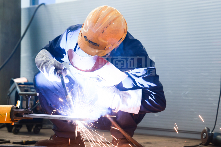 Overhead Crane Supplier, Gantry Crane Supplier, Harbor Crane Supplier