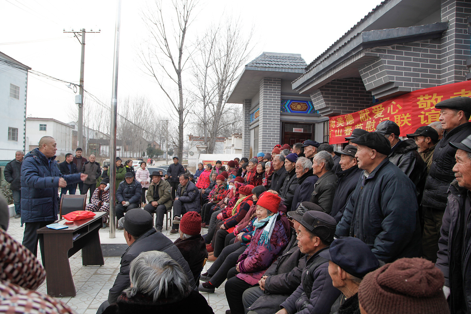 Henan Mine Crane Awarded the Title of “Outstanding Unit in the Fight Against Poverty”