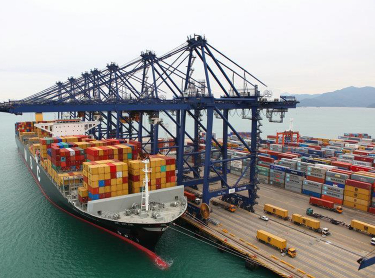 Ship-to-Shore Crane manufactured by Henan Mine Crane,