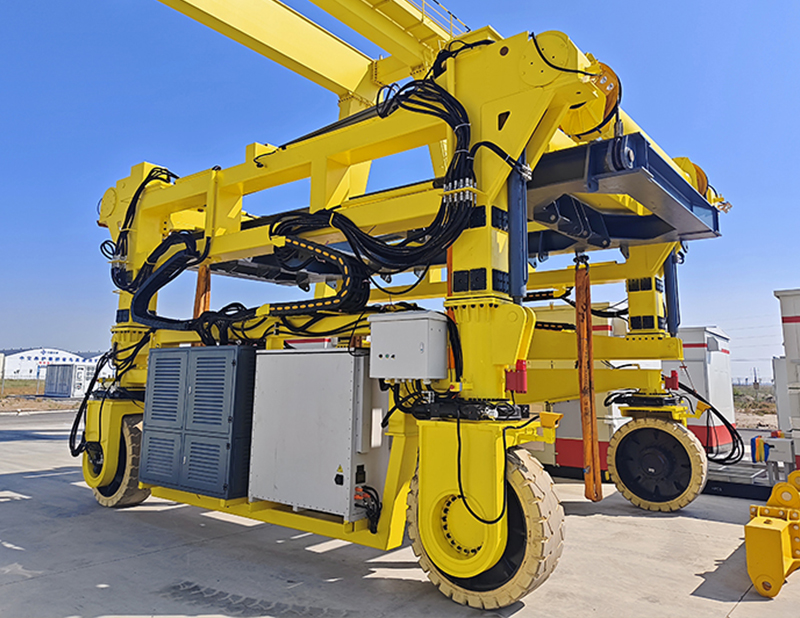 Container Straddle Carrier by Henan Mine Crane