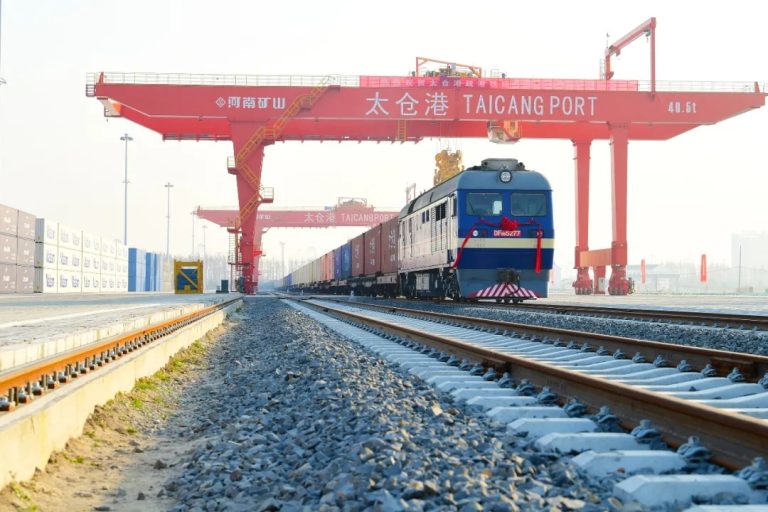 Portiques de conteneurs montés sur rails (RMG)