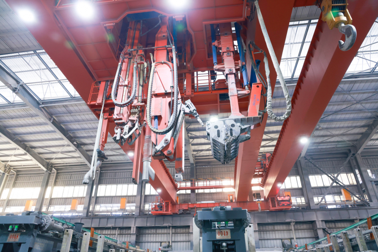 Aluminum industrial lifting equipment