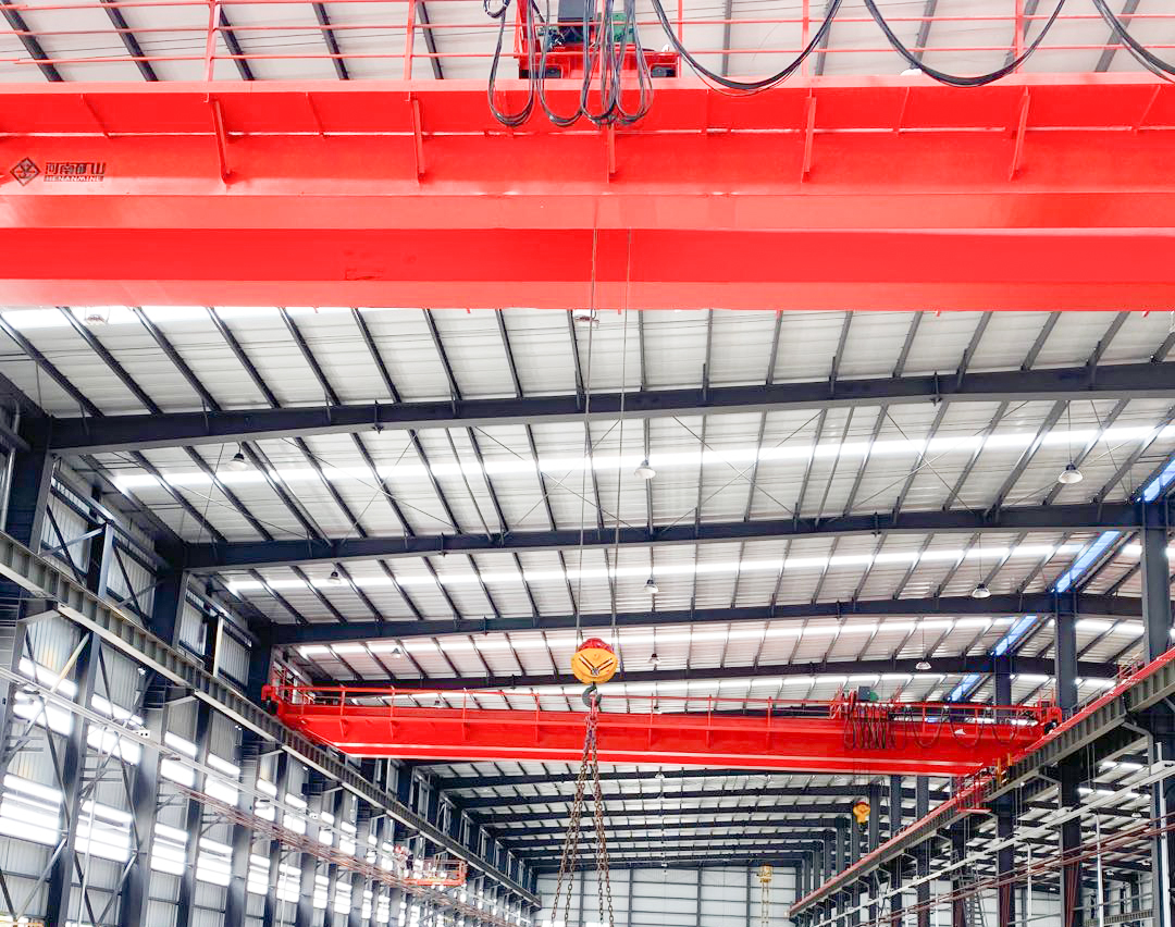 Specialized Crane for Cruise Ship Construction