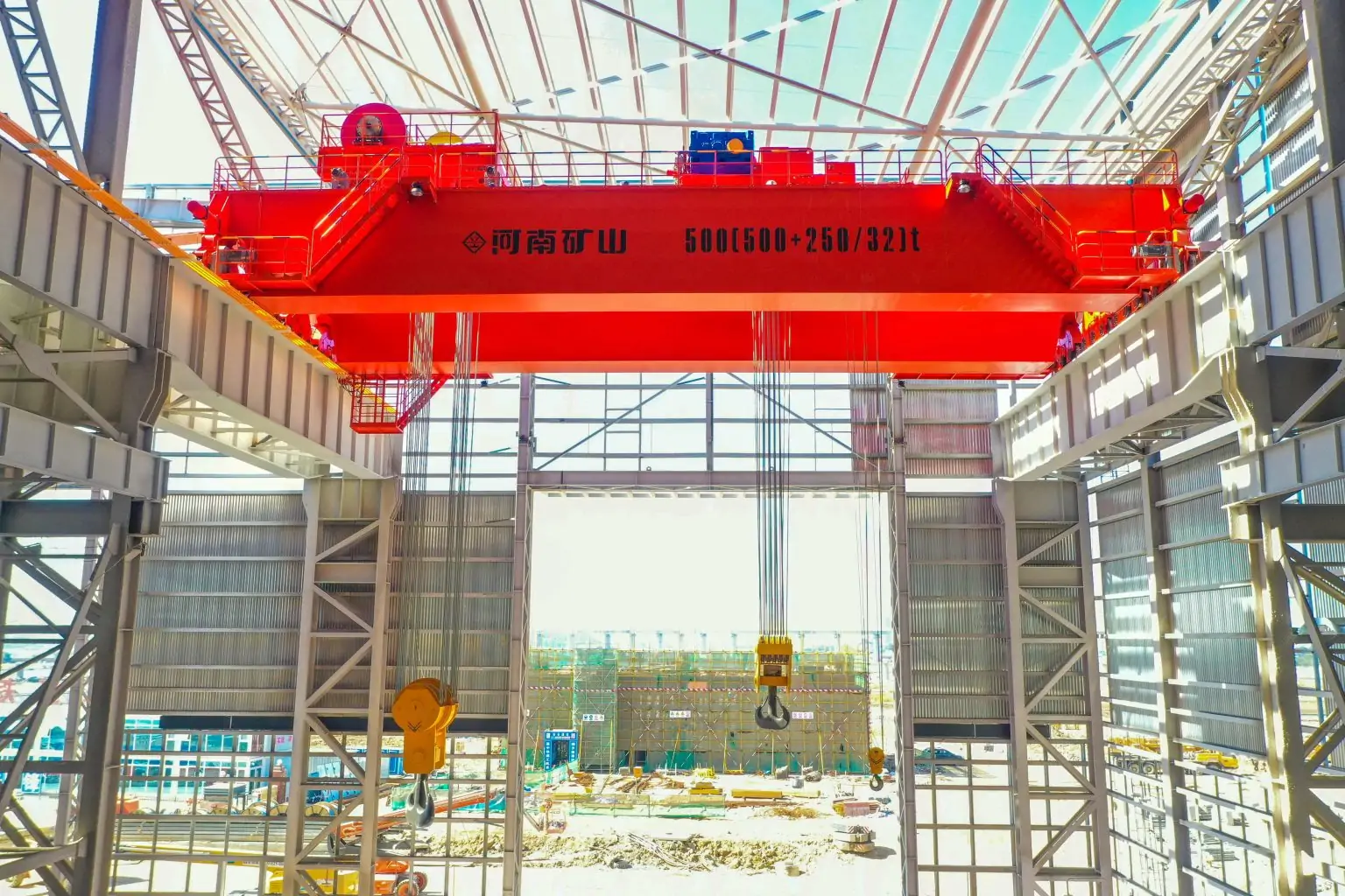 Hook overhead cranes for machinery plants