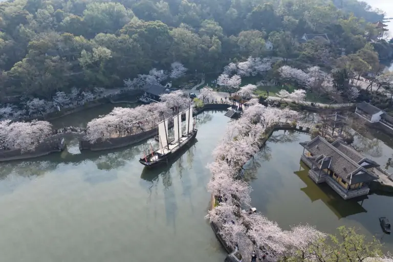 Henan Mine Crane Factory 14th Filial Piety Culture Thanksgiving Tourism Festival