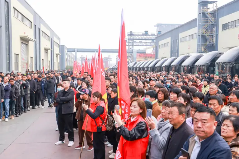 河南矿鹤第十四届孝道文化感恩旅游节家长合影