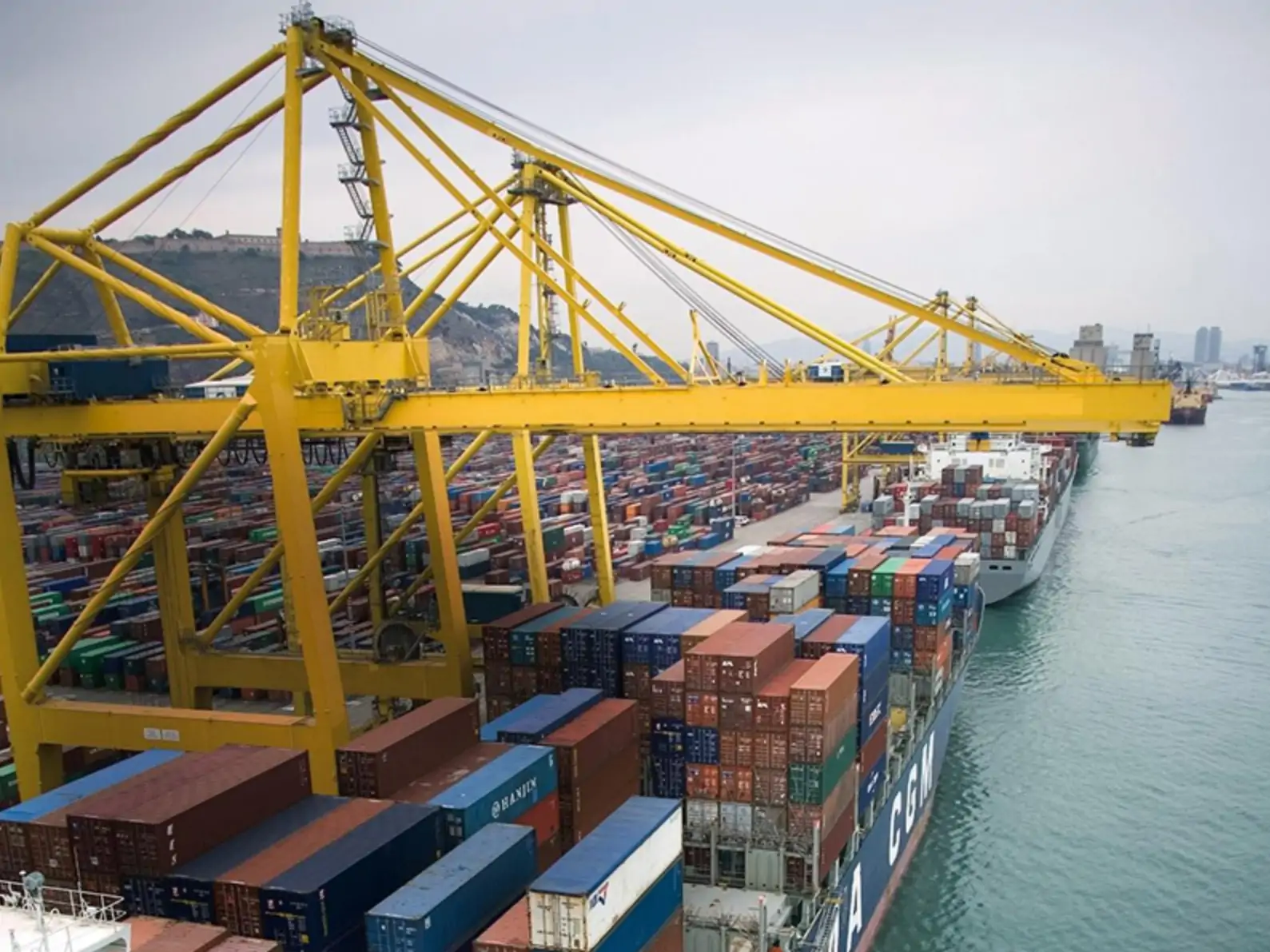 Ship-to-Shore Crane manufactured by Henan Mine Crane,