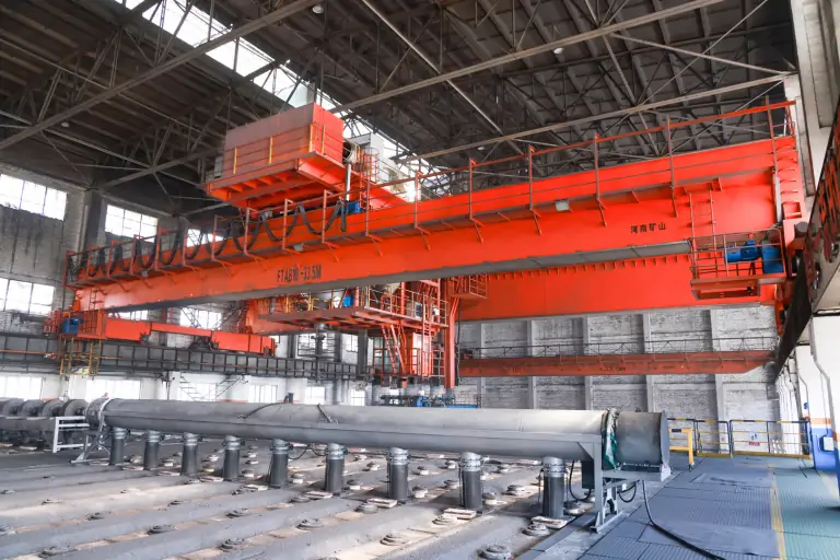 Multifunctional Suction Crane for Aluminum Electrolysis