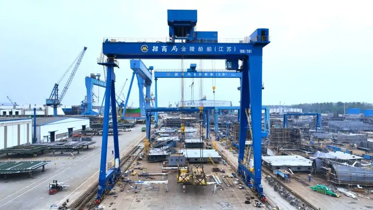 Suppliers of gantry cranes for shipyards