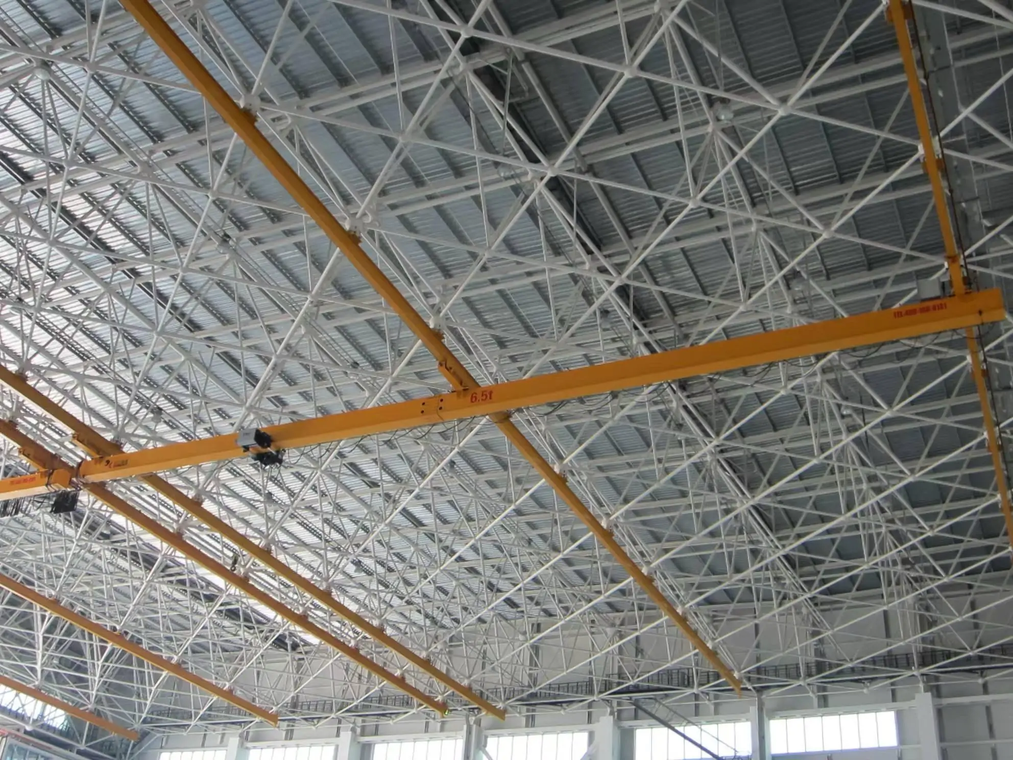 special crane for aircraft maintenance